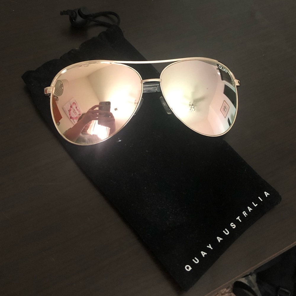 QUAY AUSTRALIA VIVIENNE SUNGLASSES